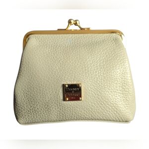 EUC Dooney & Bourke gray leather Pebble Grain Large Framed Purse kisslock